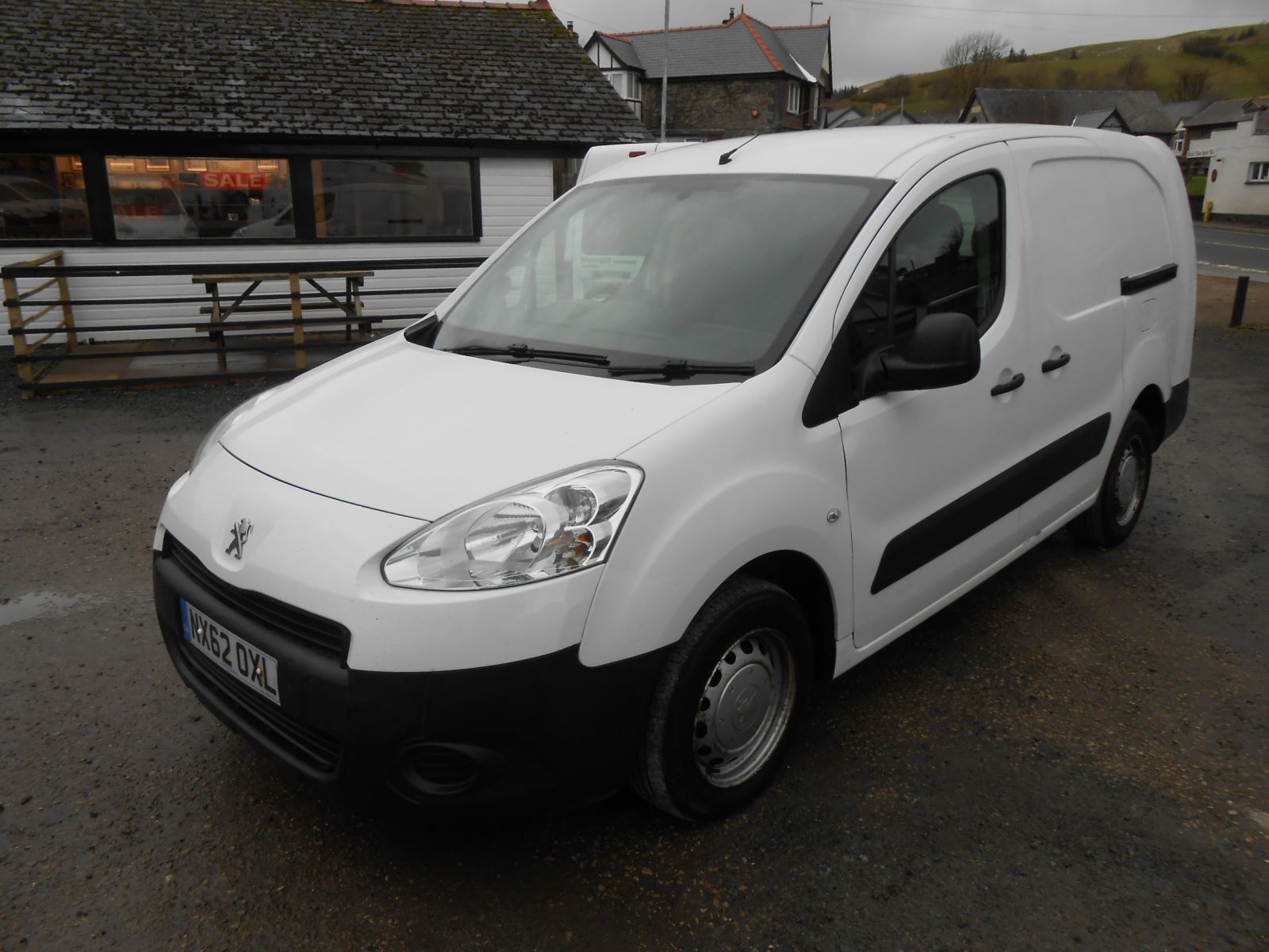 Peugeot Partner 1.6 HDi Crew Van car for sale Llanidloes Powys Mid
