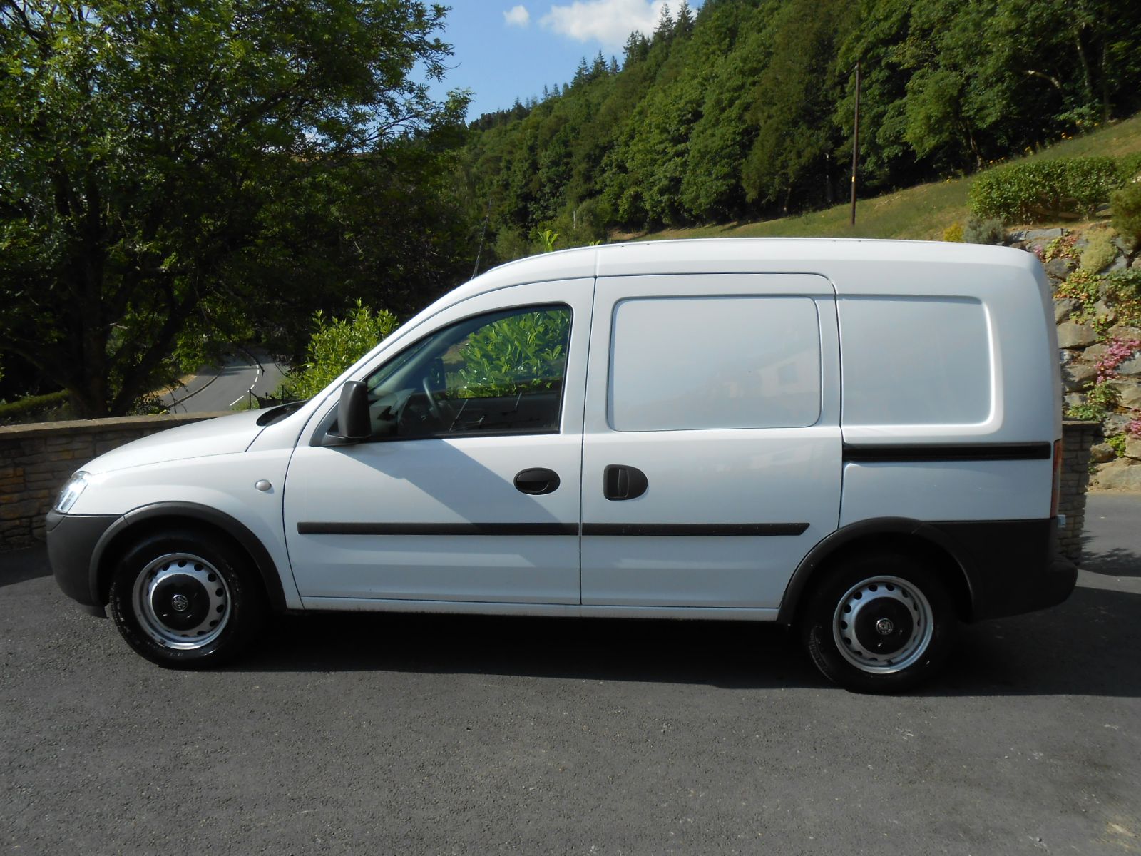 white vauxhall combo van
